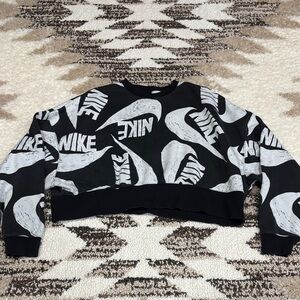 Nike Women's Graphic Black and White Sweater